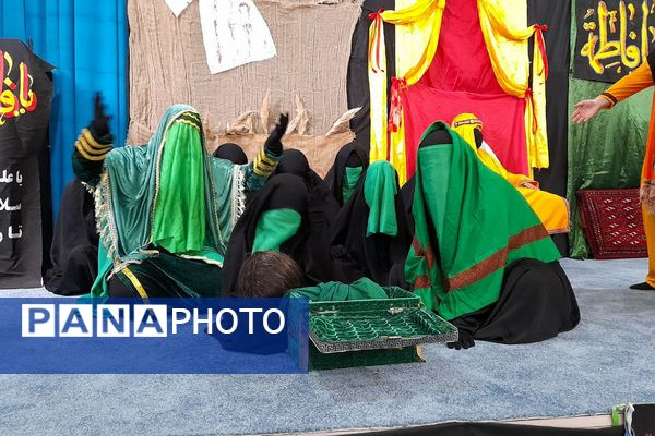 حضور خردسالان شیرخواره در مراسم گرامی داشت شهادت طفل شش ماهه امام حسین (ع)