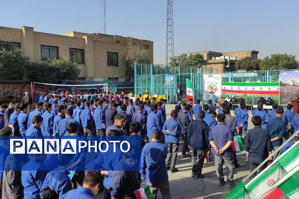 افتتاحیه المپیاد ورزشی درون مدرسه ای در دبیرستان شاهد علامه طباطبایی ناحیه دو شهرری 