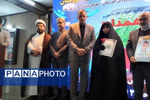 برگزاری آیین استانی «جشن نیکوکاری» در دبیرستان شاهد فاطمیه اهواز