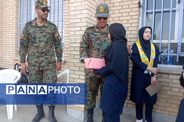 نیرویی خستگی ناپذیر که گام‌هایش همیشه محکم و استوار است 