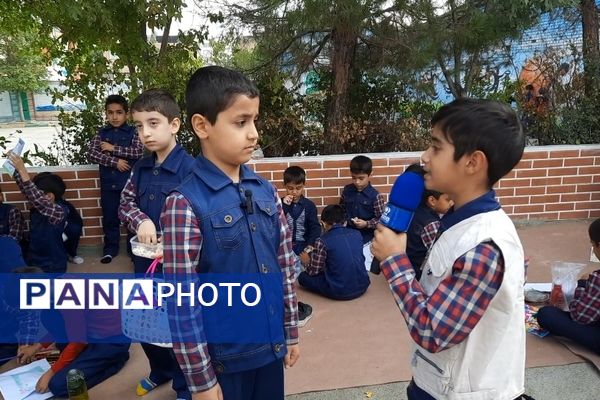 بمناسبت روز جهانی کودک برپایی جشنواره صبحانه سالم در دبستان پسرانه سرافراز ناحیه۷ مشهد