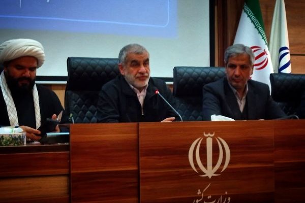 حل مشکلات اقتصادی، کلید پیروزی در جنگ نرم علیه دشمن است