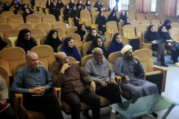 کارگاه توانمندسازی نماز(طرح نیک) الیگودرز لرستان با هدف نهادینه‌سازی فرهنگ نماز در نوآموزان