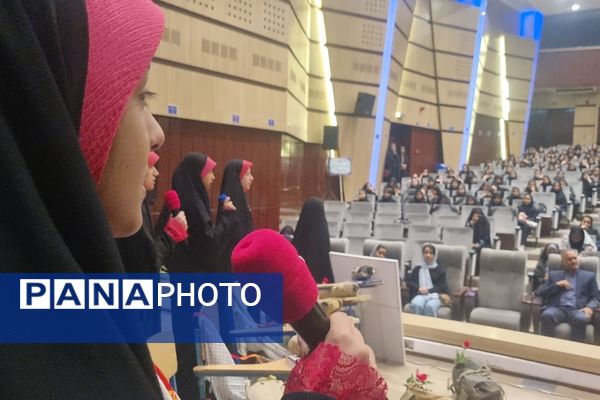 تجلیل از برگزیدگان کنکور سراسری در فرهنگسرای سیمرغ نیشابور 