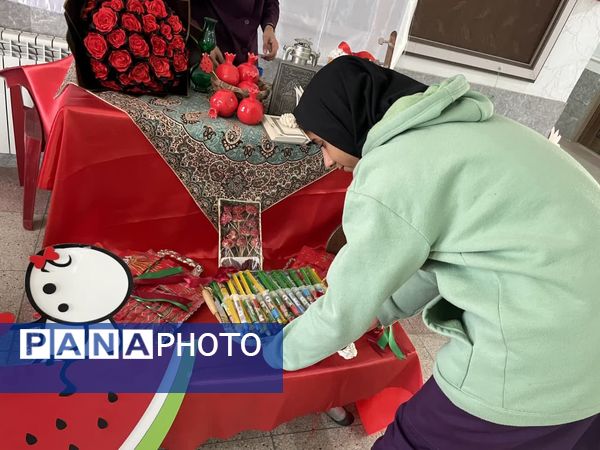 برگزاری جشن باستانی یلدا در دبیرستان دخترانه ابویی‌نژاد