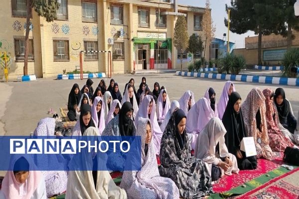 اقامه نماز باران در دبیرستان شهید مجید دهنوی نیشابور 