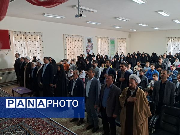 آیین تجلیل از داوران و عوامل مسابقات قرآن، عترت و نماز فرهنگیان منطقه عجب شیر