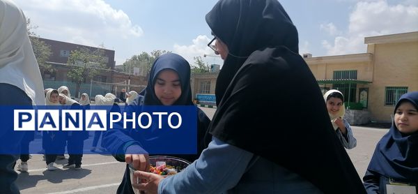 شادی دانش‌آموزان دبستان شهید خلیل طهماسبی مشهد در تحقق وعده صادق