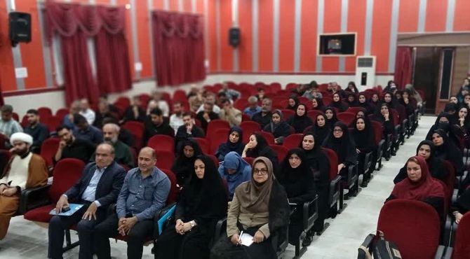 جلسه تخصصی پروژه مهر ویژه مدیران مدارس شهرستان محمودآباد