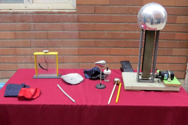 مراسم هفته پژوهش در دبیرستان بانو عفت آهنگری شهرری