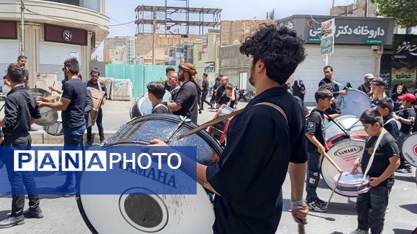 آیین طبل‌زنی در روز عاشورا