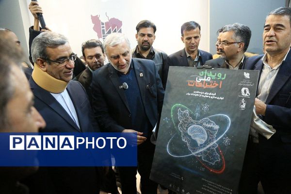 بازدید استاندار خراسان رضوی از دستاوردهای پژوهش و نوآوری در نمایشگاه مشهد