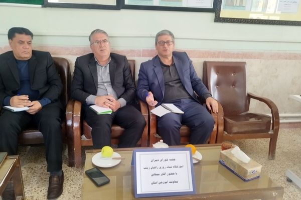 نوگرایی مدارس و نقش تحول‌آفرین معلمان مورد توجه جدی باشد