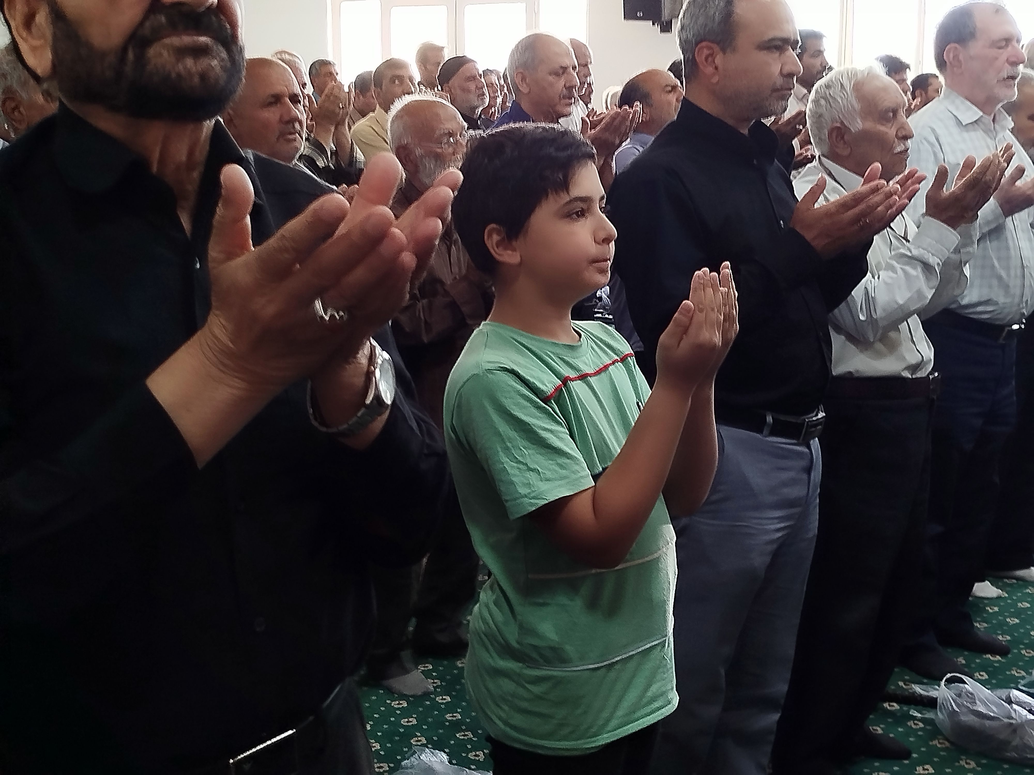 حضور پرشور جوانان و نوجوانان در نماز جمعه کاشمر