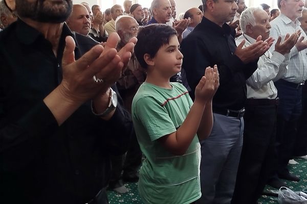 حضور پرشور جوانان و نوجوانان در نماز جمعه کاشمر