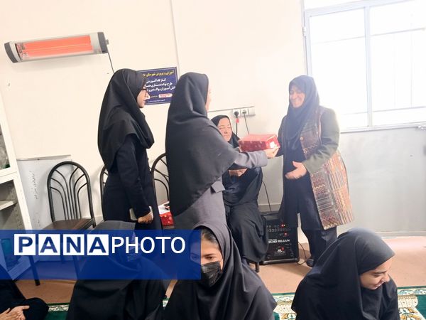 جشن روز مادر و ولادت حضرت زهرا (س) در مدرسه گلشاد خلیل آباد