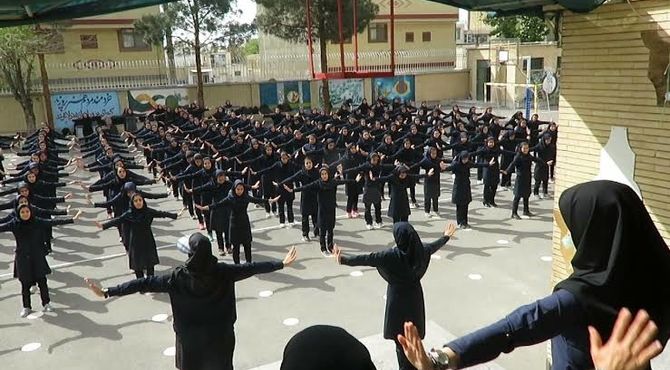   مراسم نرمش صبحگاهی در کازرون



