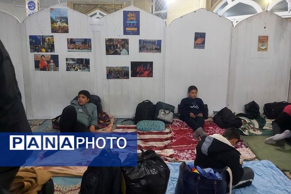 اعتکاف دانش‌آموزی در مسجد سیدالشهدا(ع) شیراز