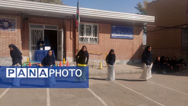 برگزاری المپیاد ورزشی در دبیرستان زنده یاد رقیه مظفری نیا