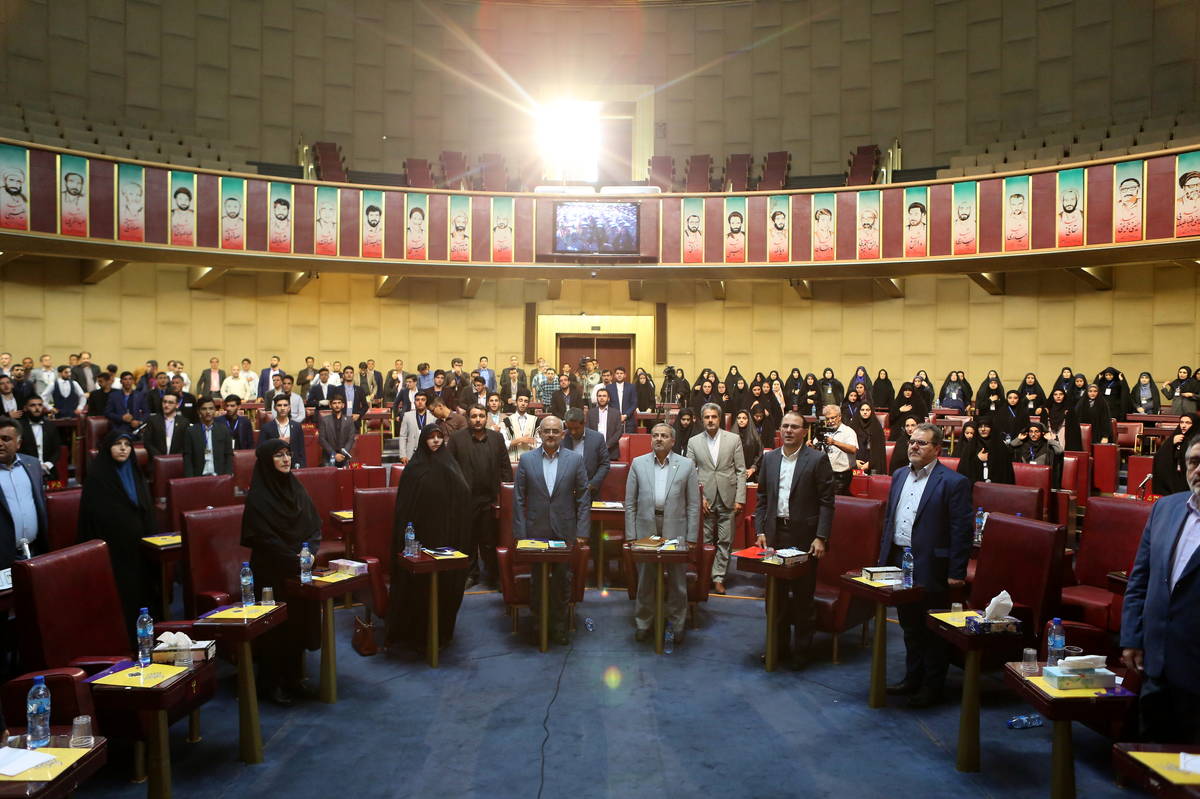 بیستوپنج سال تجربه و یازده دوره تصمیمسازی دانشآموزان