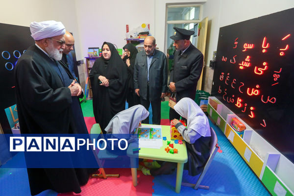 حضور تولیت آستان قدس رضوی در جمع دانش‌آموزان با آسیب بینایی مشهد