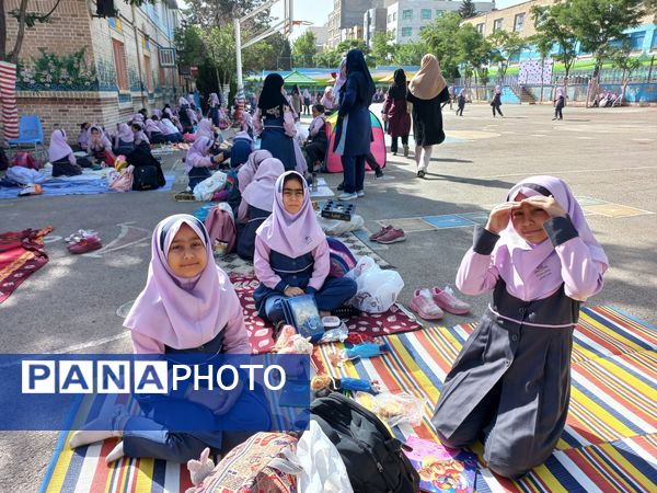 اردوی حیاطی و جشن آخر سال در دبستان دخترانه شاهد تحقیقی ناحیه ۶
