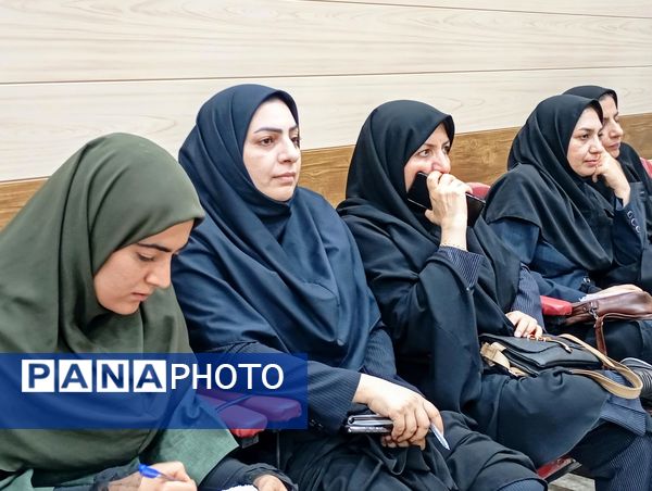 دوره ارزشیابی کیفی–توصیفی؛ گامی نو در مسیر توانمندسازی معلمان عنبرآباد