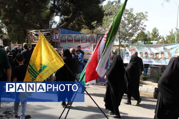 آیین پیاده روی دلدادگان اربعین حسینی در شهرستان نیشابور 