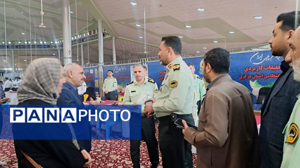 میز خدمت فرماندهی انتظامی استان مرکزی؛ پل ارتباطی بین مردم و پلیس در هفته انتظامی