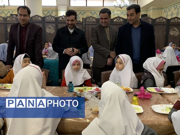 جشن تکلیف دانش آموزان دختر در حرم حضرت زینب (س)