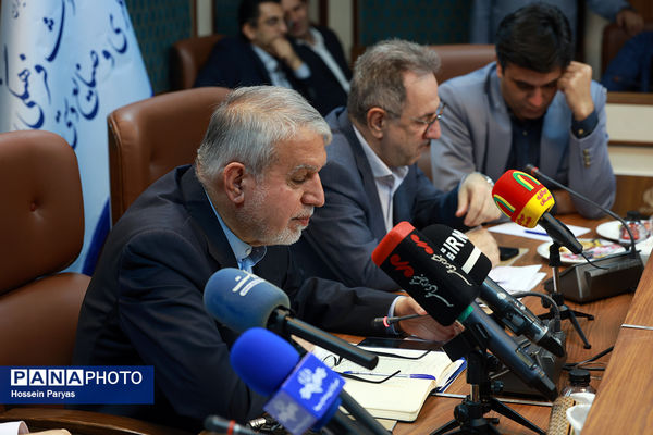 نشست خبری وزیر میراث فرهنگی، گردشگری و صنایع دستی و معاونان وزارتخانه با اصحاب رسانه