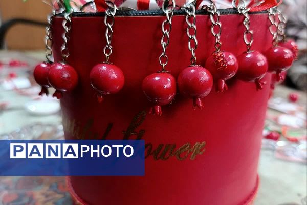 وقتی انارها لبخند زدند؛ یلدای دبیرستان ساره شورآفرین شد