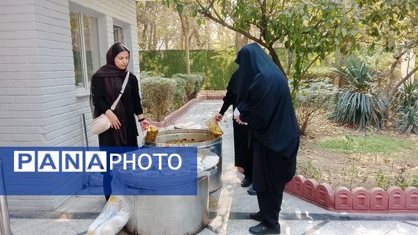 برپایی موکب دانش‌آموزان پیشتاز در منطقه ۱۰ در سالروز شهادت حضرت زهرا (س)