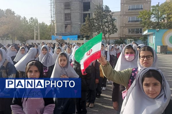 دانش‌آموزان شهریاری روز اول سال تحصیلی را به پایان رساندند