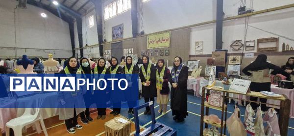افتتاح نمایشگاه دست‌سازه‌های هنرجویان هنرستان‌های محمودآباد 
