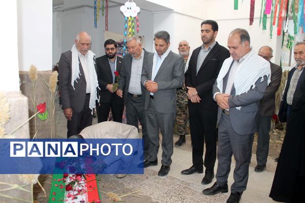 نواختن زنگ ایثار، شهادت و نماز در آموزشگاه ولایت شهرستان فریمان