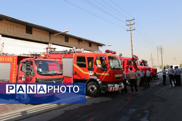 مراسم تجلیل از آتش نشانان فداکار شهر کهریزک و آیین رونمایی از خودروهای لجستیک و عملیاتی سازمان آتش نشانی و خدمات ایمنی شهرداری کهریزک