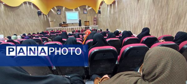 کارگاه آموزشی تسهیل گری جوانی جمعیت در اداره سازمان تبلیغات شهرستان شیروان