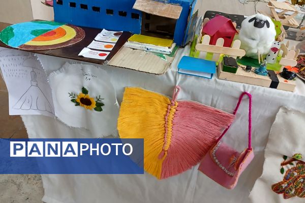 برپایی نمایشگاه هفته پژوهش در مدارس رباط‌کریم
