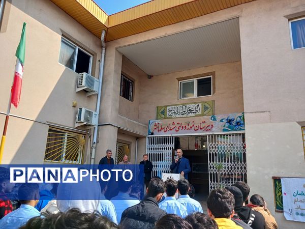  تجلیل از خانواده شهید سعید شاطرزاده در هفته شهدا 