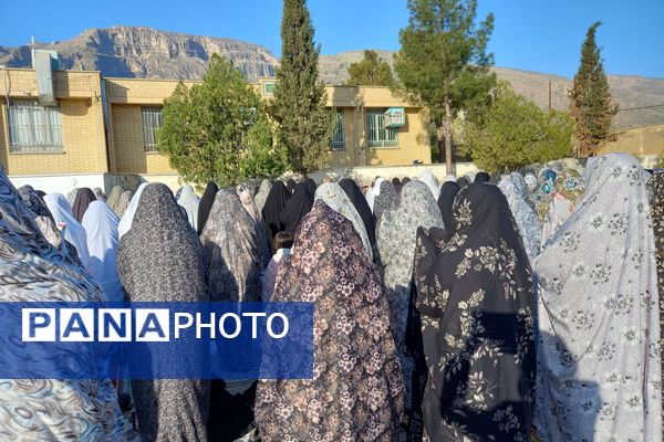 نماز عید فطر ۱۴۰۴ در روستای ظفرآباد شیراز اقامه شد