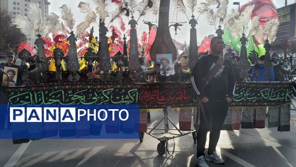 مراسم تشییع نمادین پیکر شهدای مقاومت در مشهد