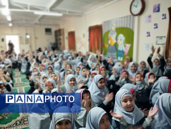 مراسم جشن ولادت حضرت رقیه (س) و تجلیل از دانش‌آموزان برتر آموزشی و پرورشی دبستان شاهد حاج تقی آقا بزرگ مشهد