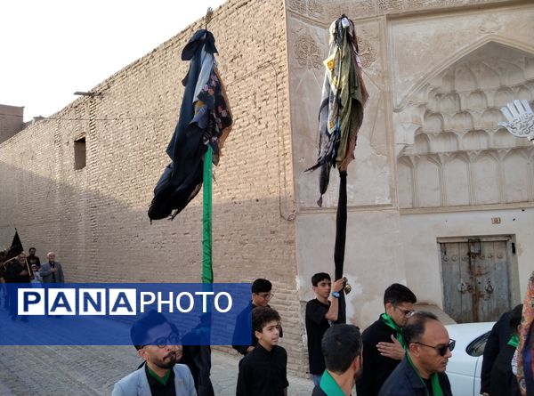 مراسم کهن علم گردانی و علم بندان در بیرجند 