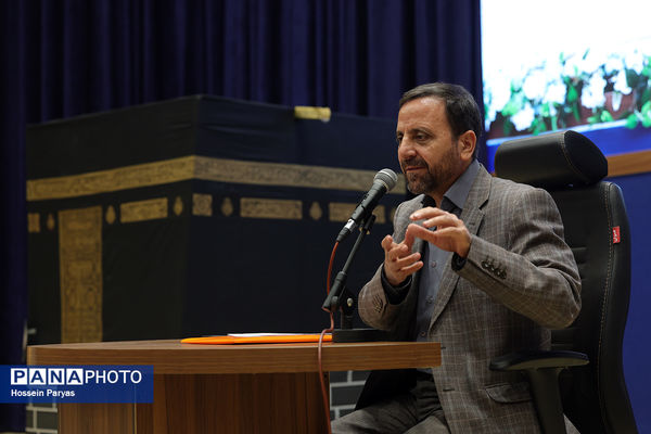 مراسم آموزش کاروان‌های عمره دانش‌آموزی به دانش‌آموزان عازم سرزمین وحی