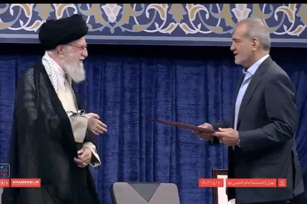 رهبر معظم انقلاب حکم ریاست‌جمهوری «مسعود پزشکیان» را اعطا کردند