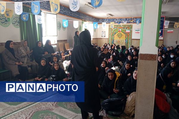 هیئت شهرستانی به مناسبت شهادت حضرت زهرا(س) در دبیرستان حضرت معصومه(س) شهرستان فیروزکوه