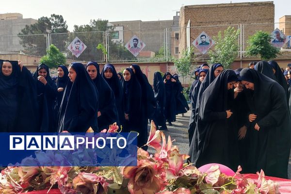 حضور خادمین آستان قدس رضوی در مدرسه شاهد کوثر رباط‌کریم به مناسبت دهه کرامت