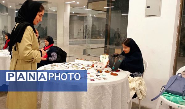 برگزاری جشنواره هنری یلدا در مجتمع طلای سفید