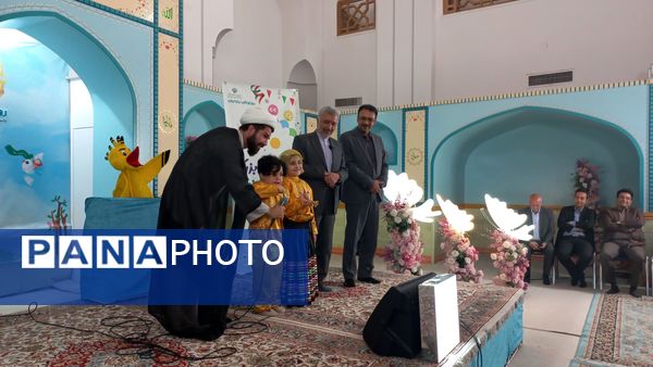 پیش‌دبستانی‌ها سال تحصیلی را در آغوش امام رضا آغاز کردند